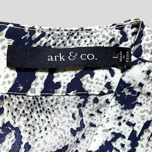 Arc & Co Long Sleeve Snakeskin Print Shortalls Romper Size Large - Picture 4 of 15